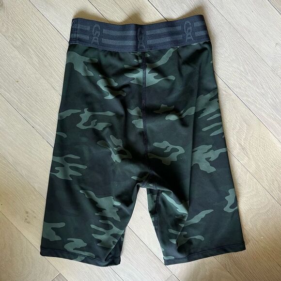 Good American The Icon Bike Short in Green Camouflage - Picture 2 of 2